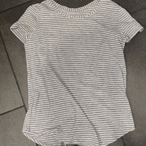 Lululemon Athletica Love Crew T-Shirt Size Medium Striped Gray